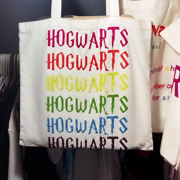 Harry Potter bundle of tops and totes - Picture 3 of 6